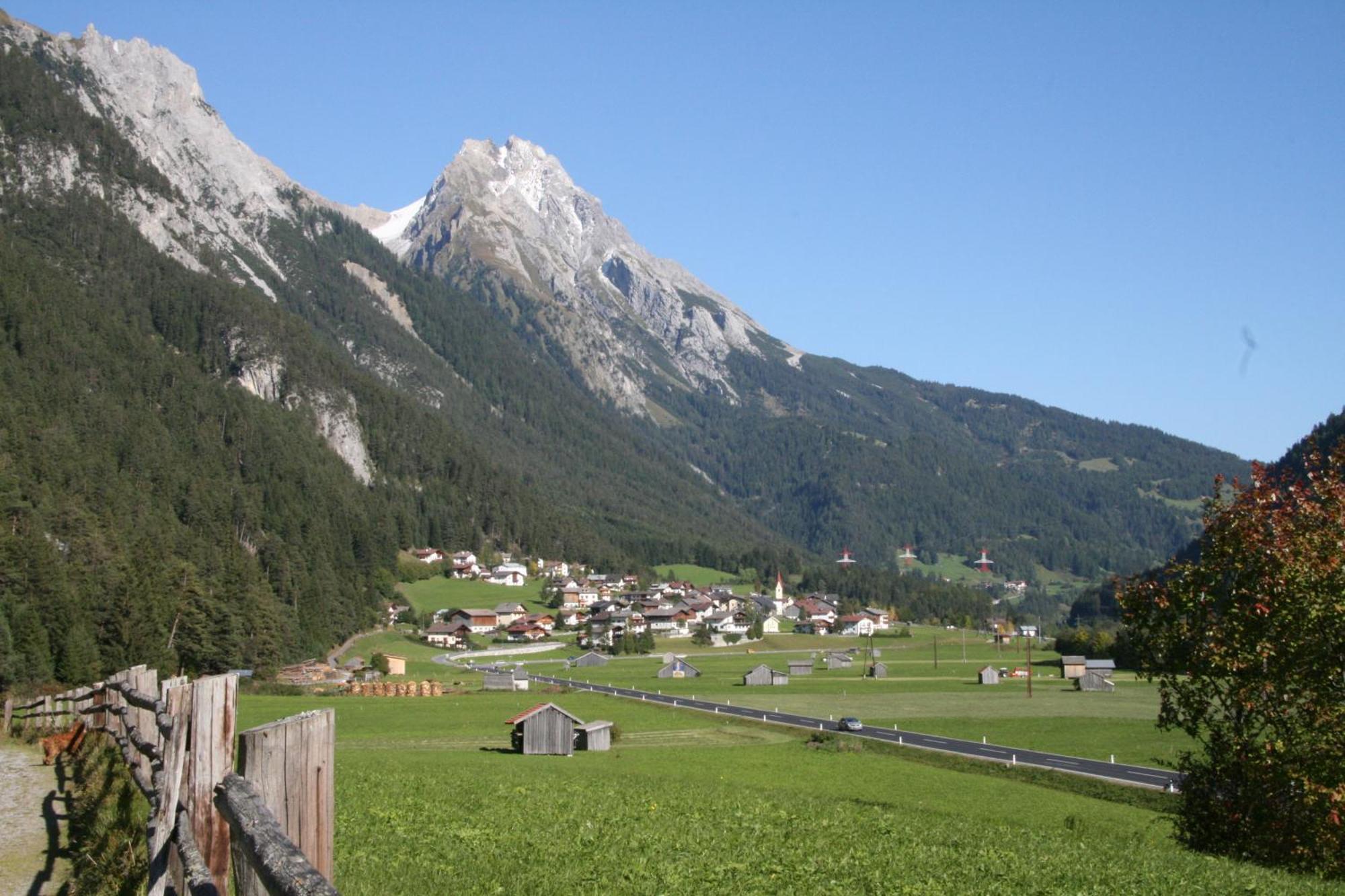 Hotel Traube Pettneu am Arlberg Exterior foto